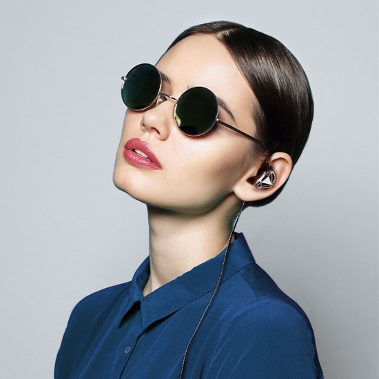 F5 6D Earphone 3.5mm Sport Headphones Stereo Bass Metal Wired Gaming Earphones with Mic In-Ear Headset F5 6D Earphone 3.5mm Sport Headphones Stereo Bass Metal Wired Gaming Earphones with Mic In-Ear Headset
